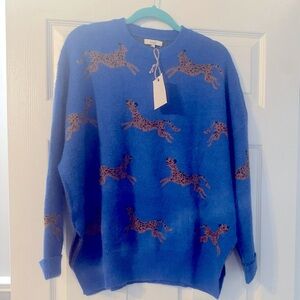 Tunic Entro Brand Sweater that will be great for leggings